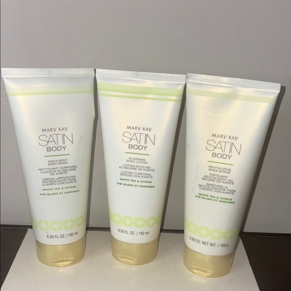 Mary Kay White and Satin Body Shea Scrub, Wash and Lotion  Set - Picture 1 of 7
